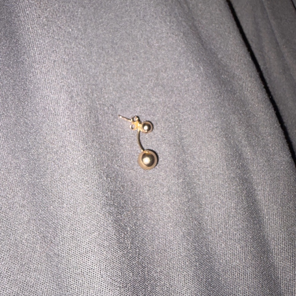 Single 10K Gold earring